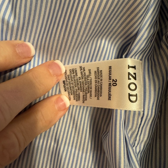 Izod Navy Blazer with Classic Notched Lapel and Modern Fit - Picture 5 of 7